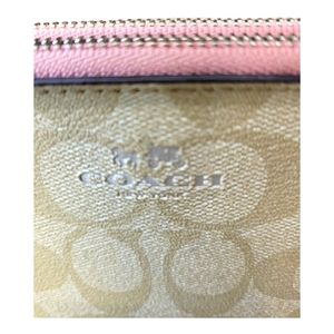 Coach Beige Wallet With Pink Trim